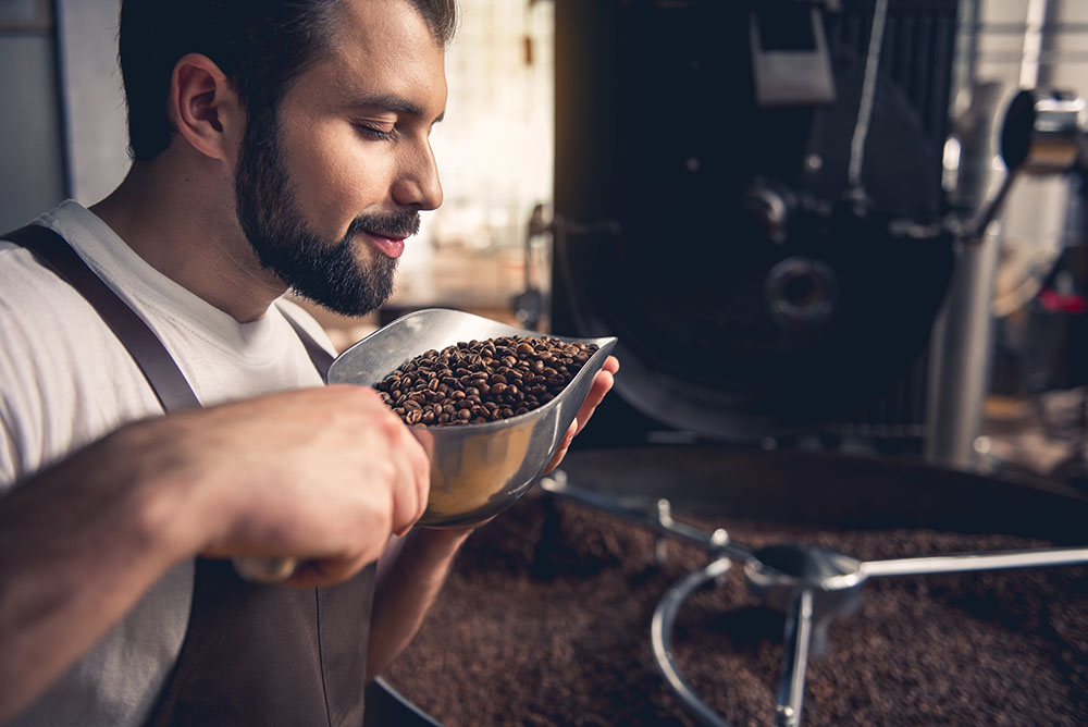 Chuť kávy významně ovlivní i proces pražení.