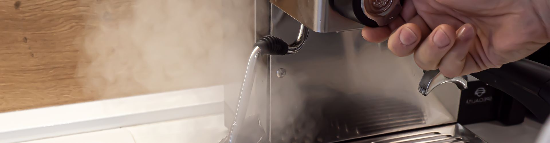 Čištění a údržba: Jak na odvzdušnění a páru u jednobojlerového kávovaru?